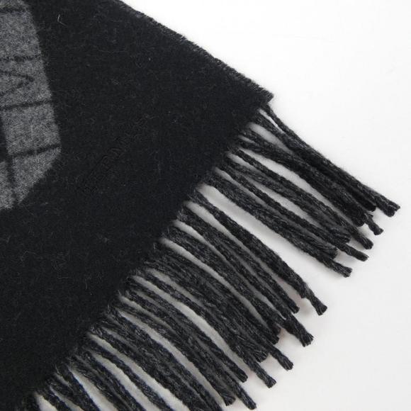 HERMES Black Scarf - Picture 2 of 4